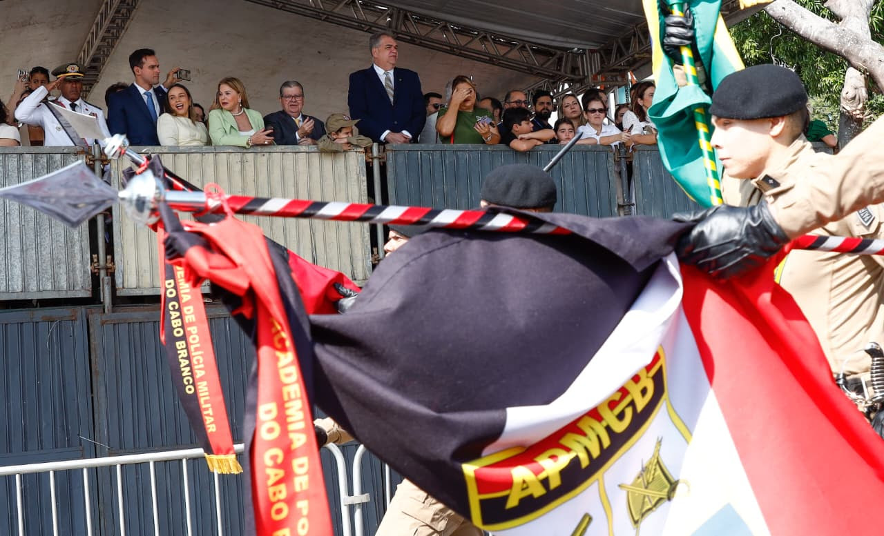 Com a presença de grande público, governador João Azevêdo participa do desfile de 7 de Setembro em João Pessoa