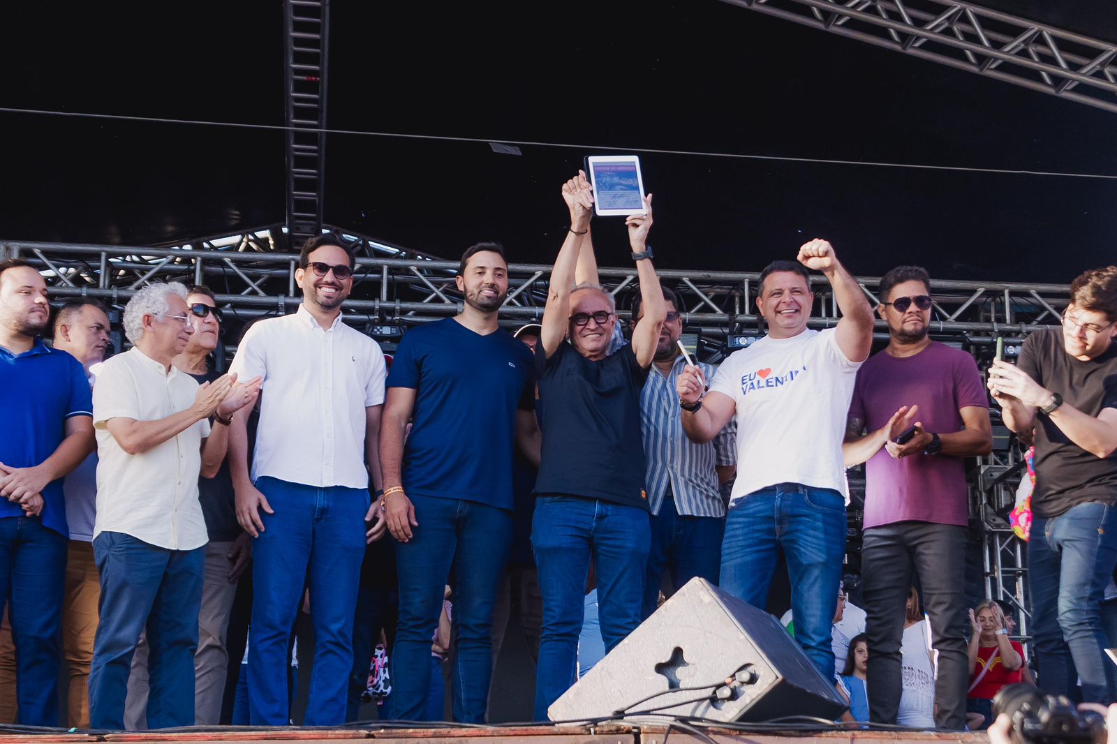 Bairro de Valentina de Figueiredo em João Pessoa terá iluminação pública 100% em LED, anuncia prefeito Cícero