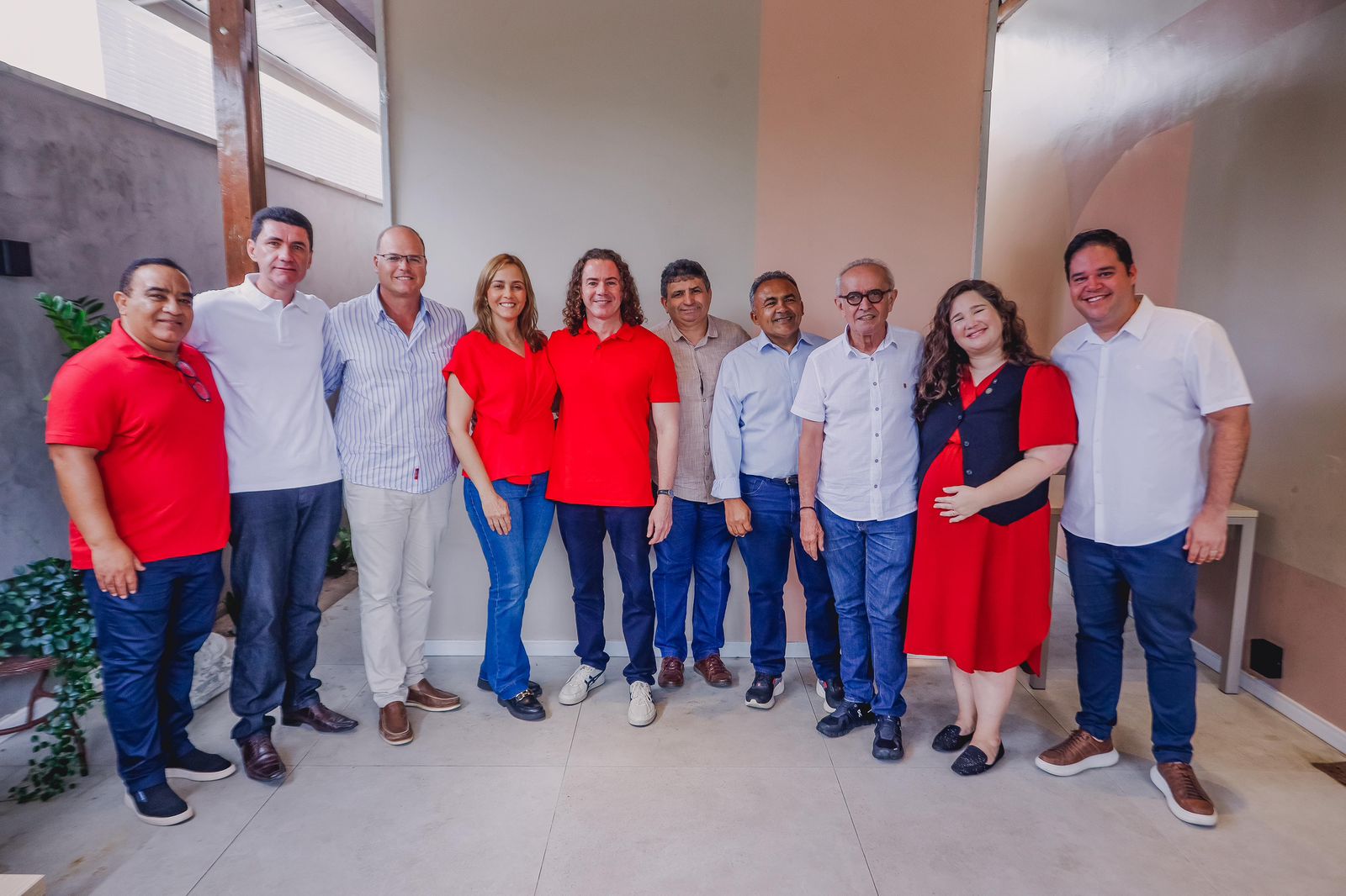 Cícero Lucena oficializa filiação ao MDB e confirma pré-candidatura ao governo da Paraíba em 2026