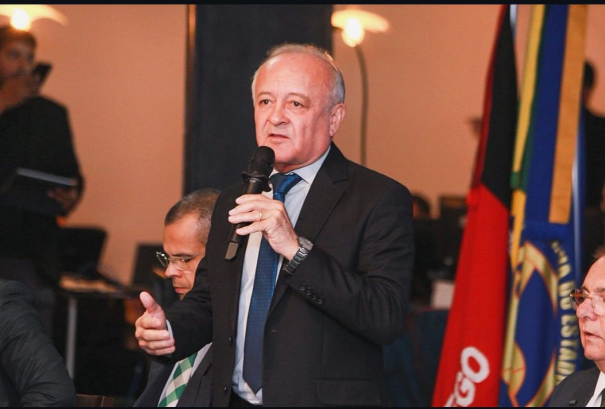 Cordão Tulipa Vermelho: Projeto de Branco Mendes garante atendimento preferencial e humanizado às pessoas com doença de Parkinson na Paraíba