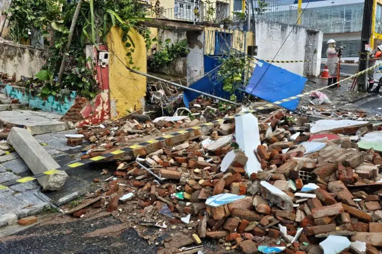 Camila Toscano divulga nota de solidariedade às vítimas de rompimento de reservatório em Campina Grande e cobra ações do Estado em socorro às pessoas afetadas pelo incidente