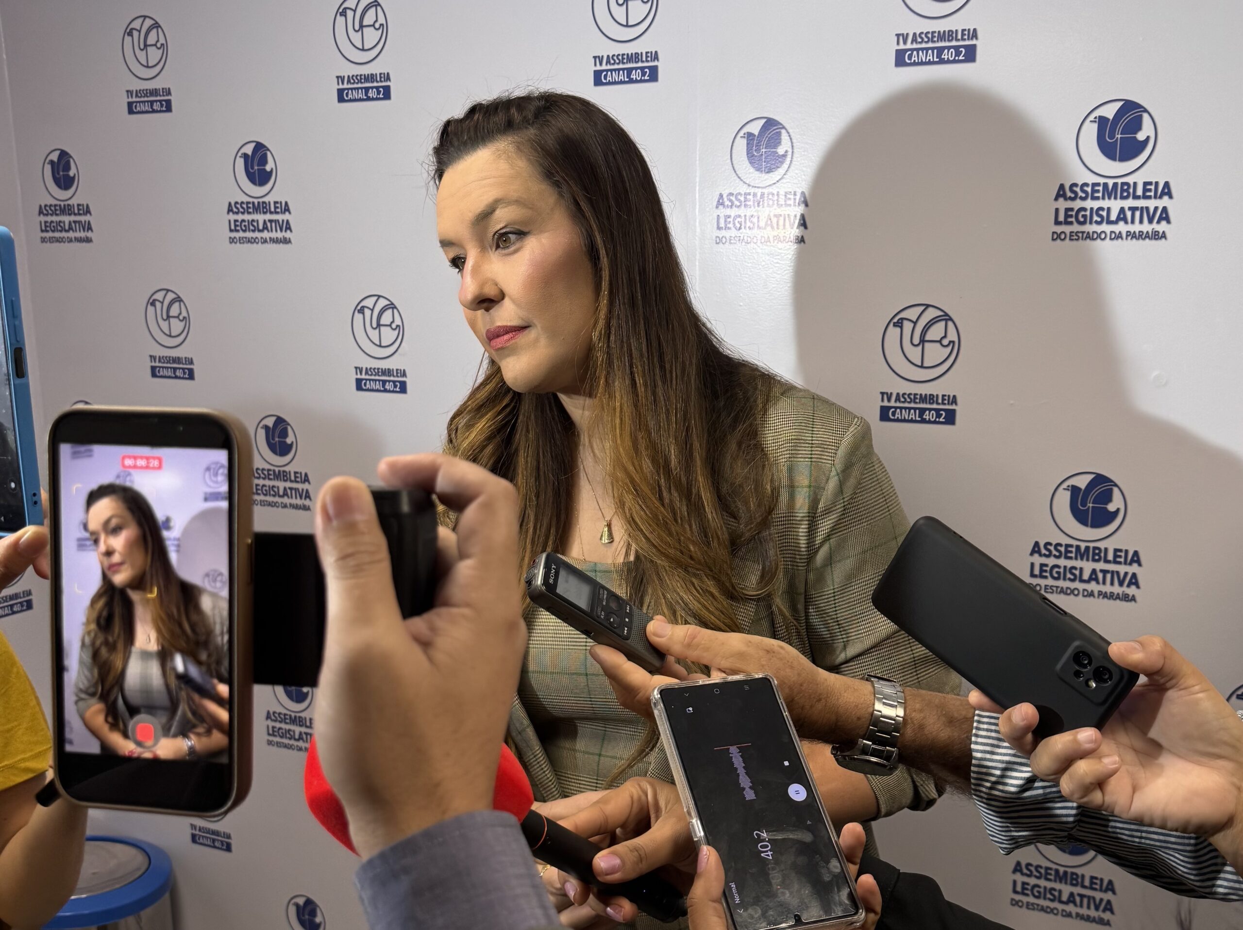 Assembleia Legislativa da Paraíba aprova projeto de Camila Toscano que protege crianças e adolescentes de conteúdos inadequados