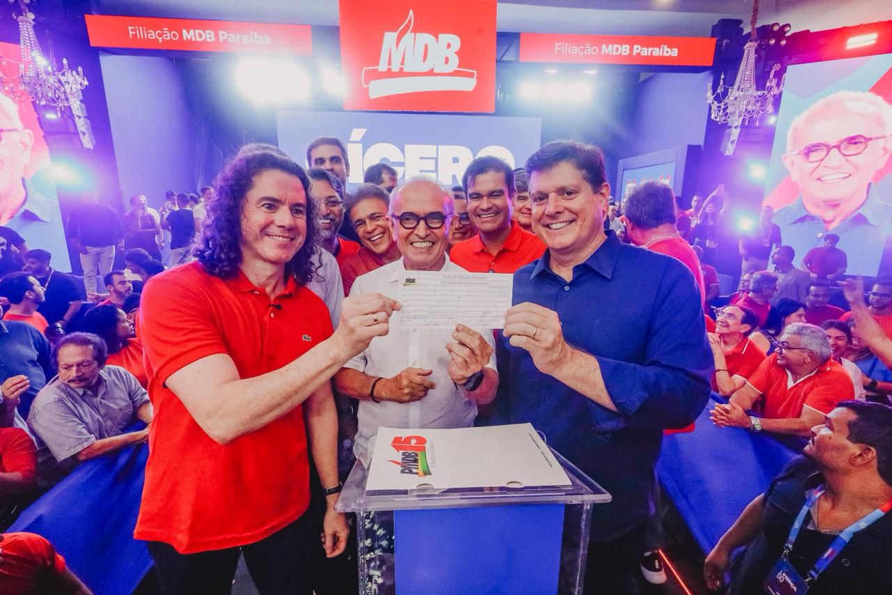 Cícero oficializa filiação ao MDB com forte apoio político para ser candidato a governador da Paraíba em 2026