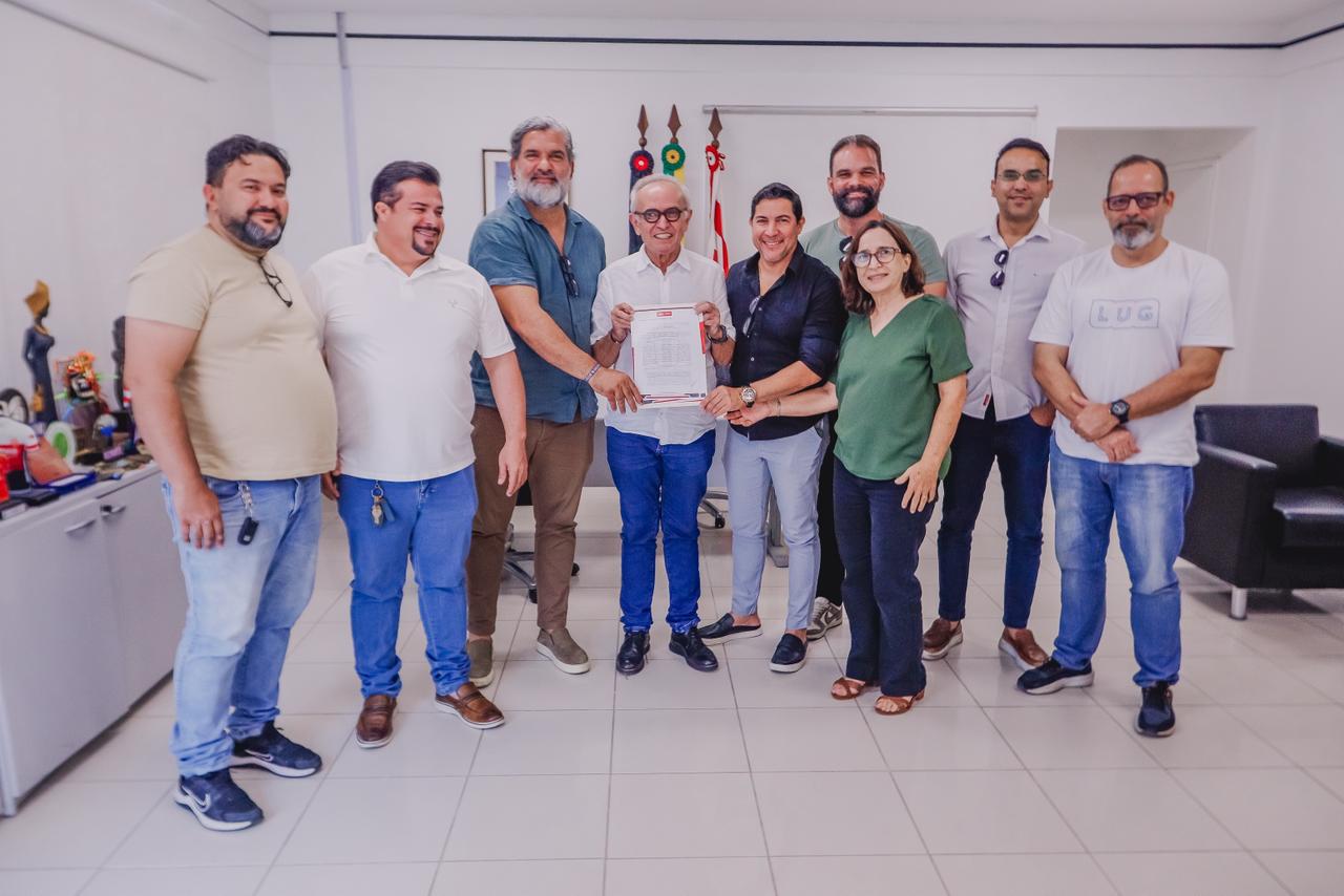 Prefeito Cícero firma parceria com setor têxtil e garante qualificação profissional em João Pessoa
