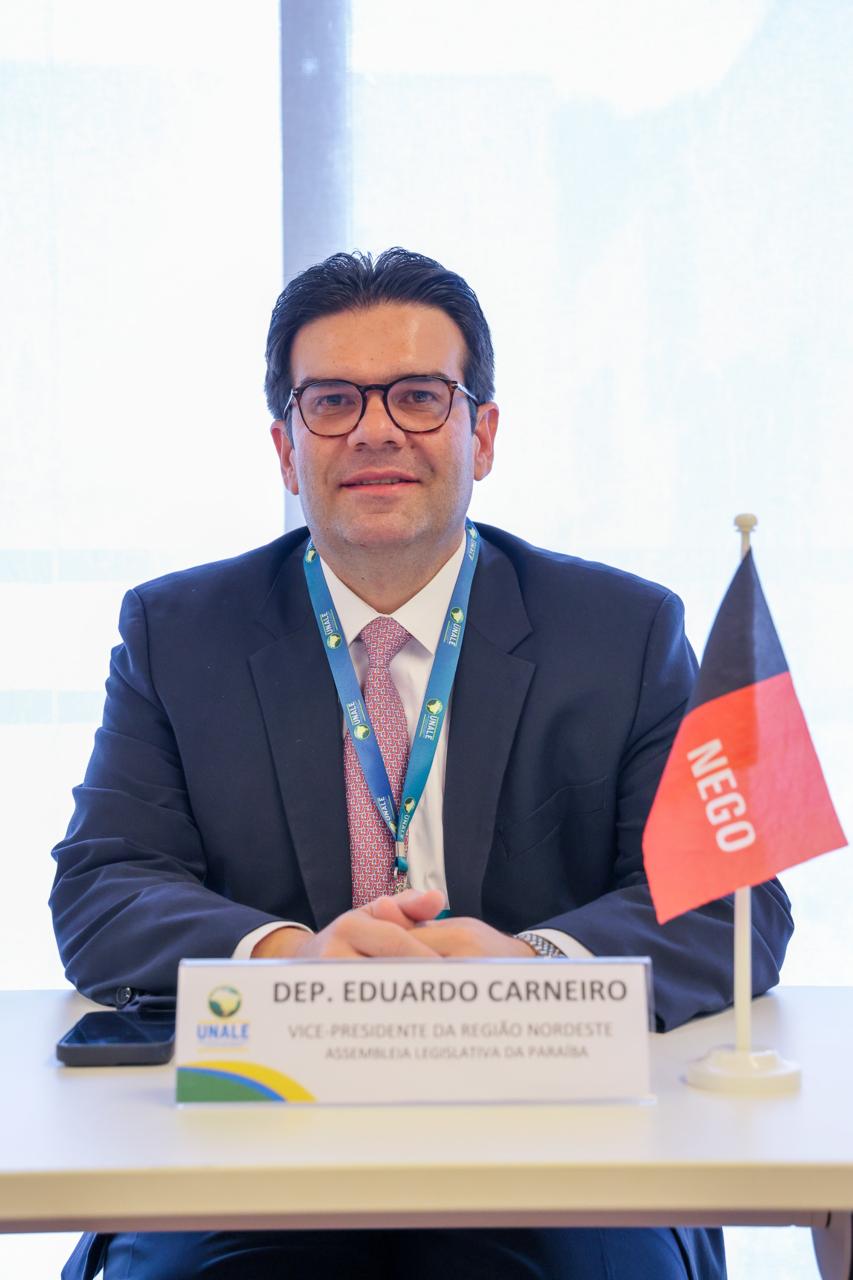 Em congresso no RS, Eduardo Carneiro é eleito tesoureiro da Unale e representa a Paraíba na entidade que reúne deputados de todo o País