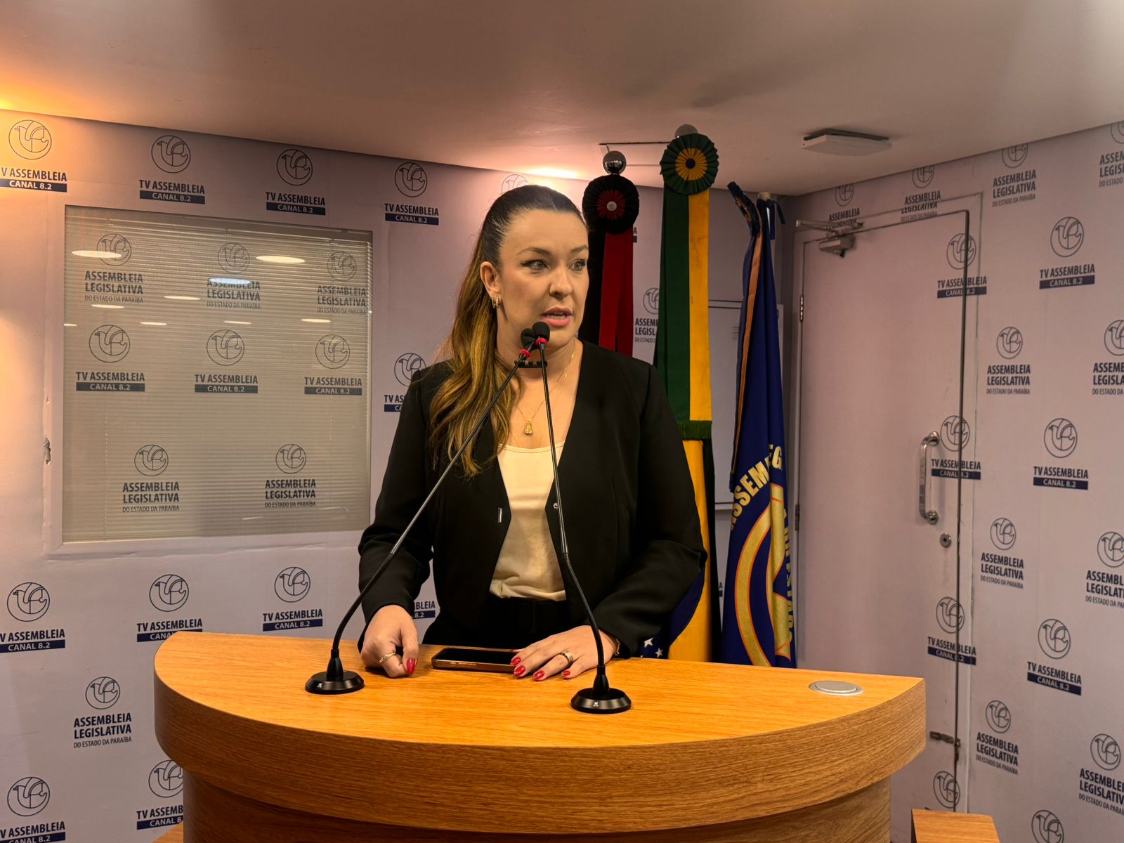 Lei de Camila Toscano protege crianças e adolescentes de conteúdos inadequados na Paraíba