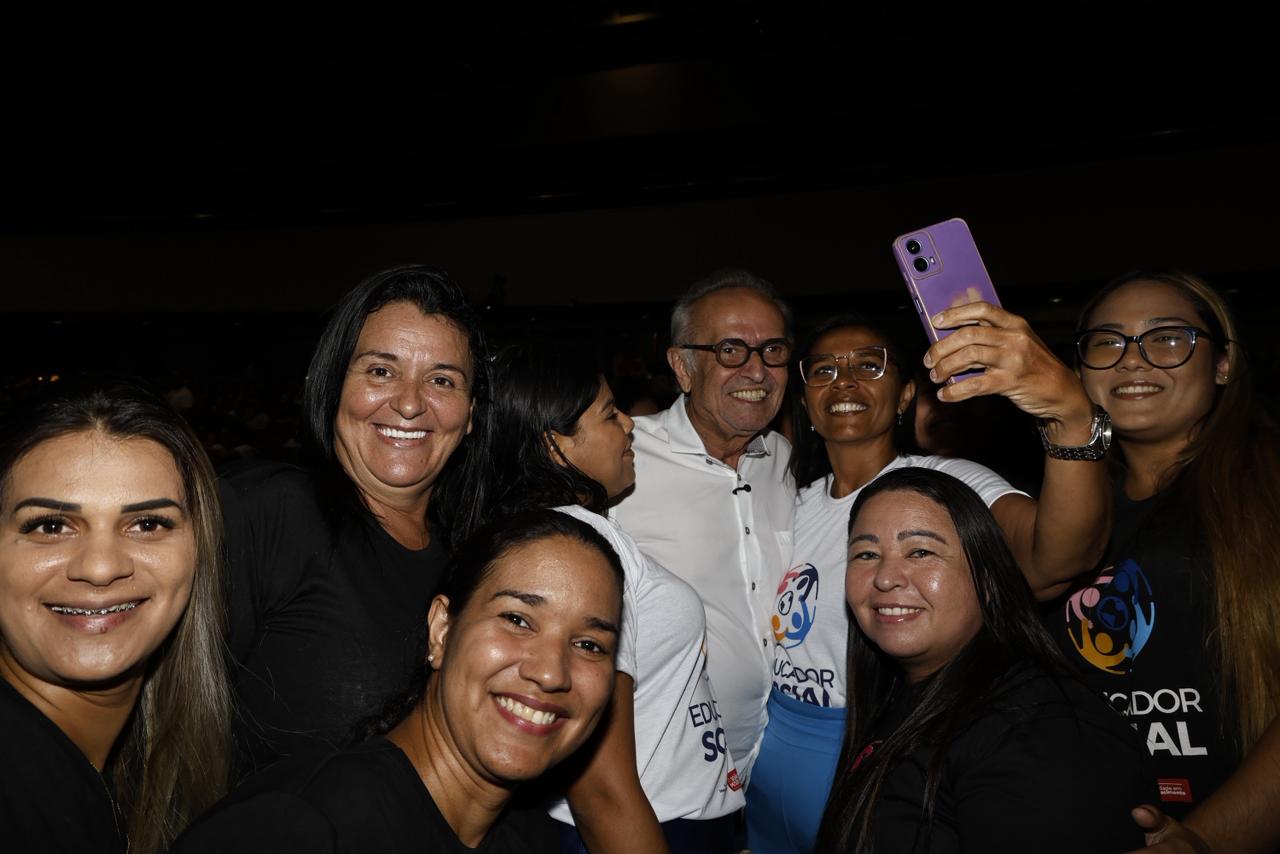 Prefeito Cícero anuncia pagamento do ‘Escola Nota 10’ para educadores sociais e convoca novos profissionais para reforçar a inclusão nas escolas da Capital