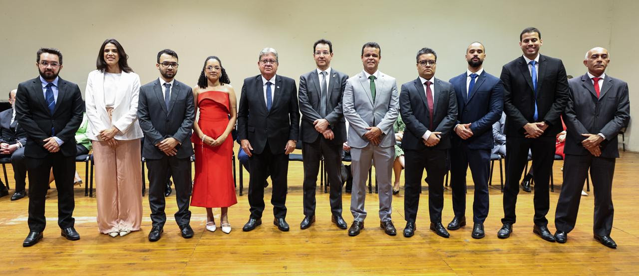 Governador João empossa novos procuradores e auditores de contas