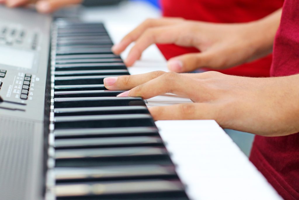 Centro Cultural Mangabeira abre inscrições com mais de mil vagas para cursos e oficinas gratuitas, a partir desta quarta-feira