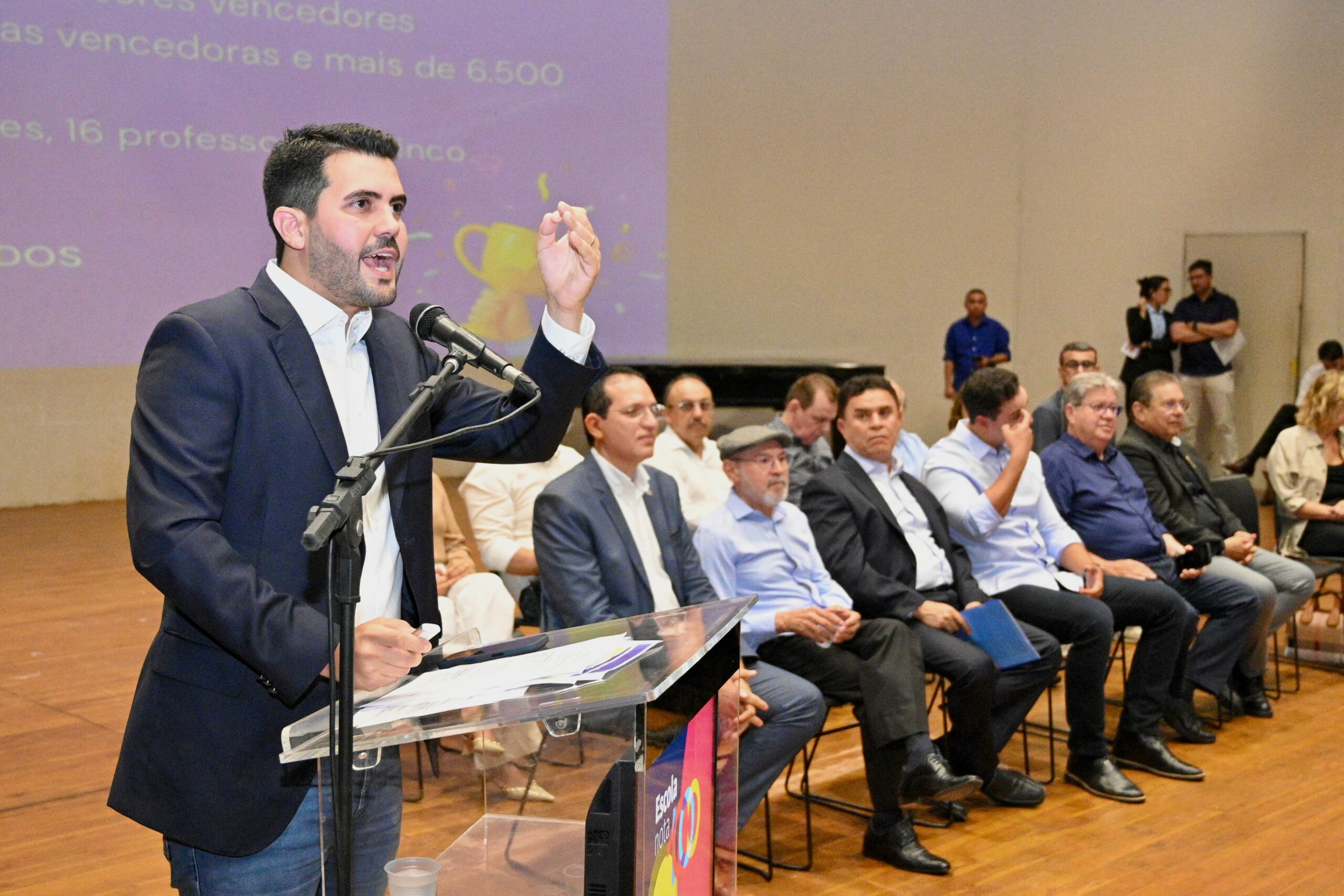 Professor Nota 1000: Secretário Wilson Filho celebra redução da evasão escolar na Paraíba em